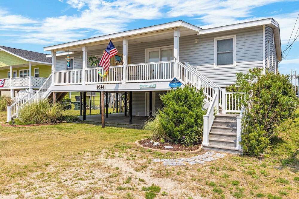 Catch A Wave by Topsail Realty