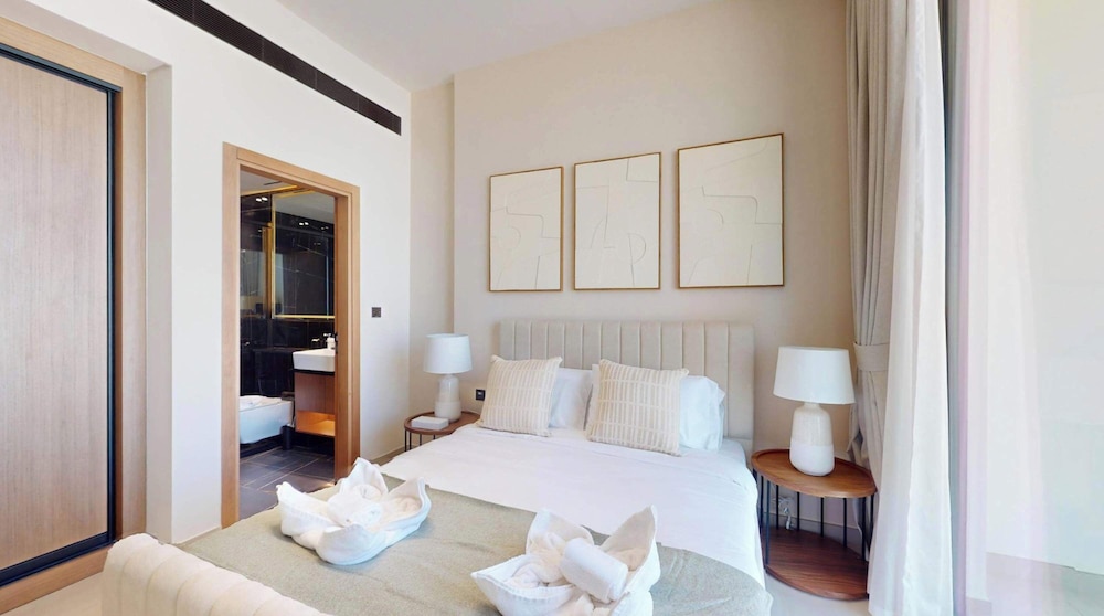 PVH - City View 1BR - Binghatti House