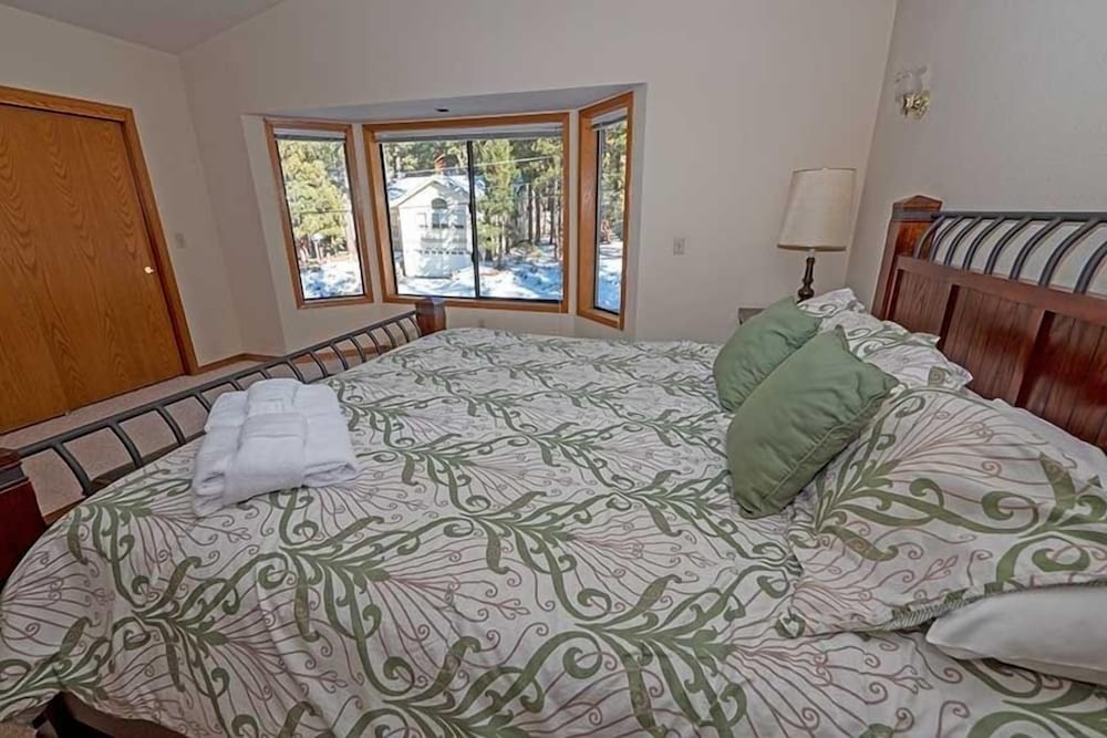 2293 Marshall Trail 4 Bedroom Home by RedAwning view 3