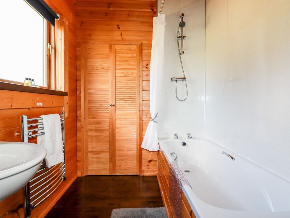 Bodmin Vacations - Cedar Lodge - Property Image 12