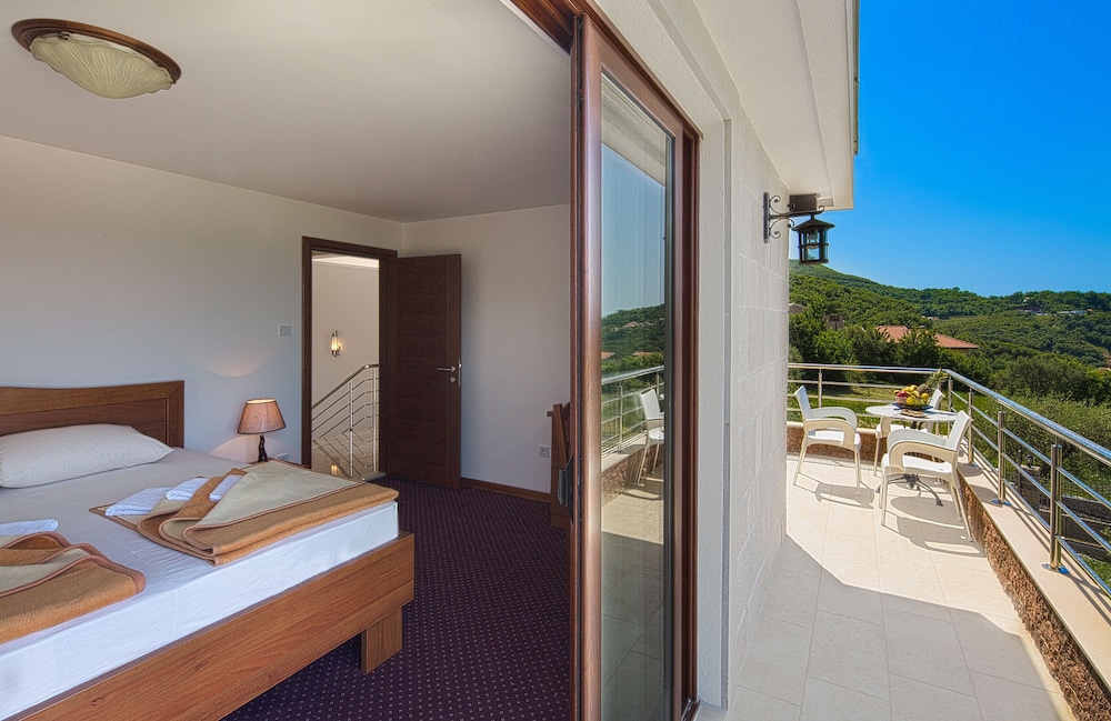 Villa Svinjista view 2