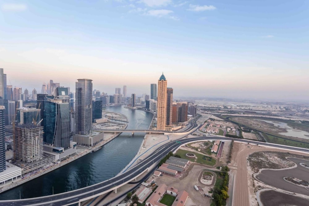 Lux 2B Apt Dubai Canal Water View