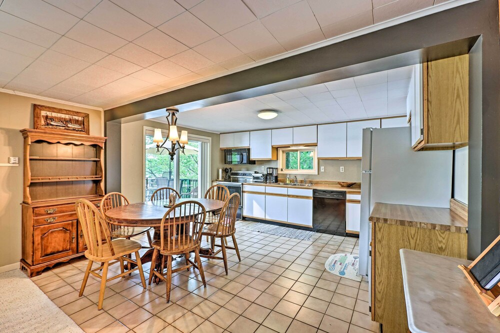 Le Roy Lakefront Retreat w/ Dock Kayaks! - Property Image 21