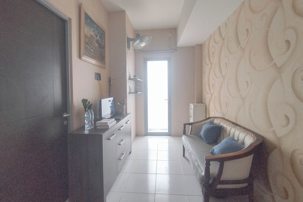 Brown Accent 1Br At Tamansari Prospero Sidoarjo Apartment