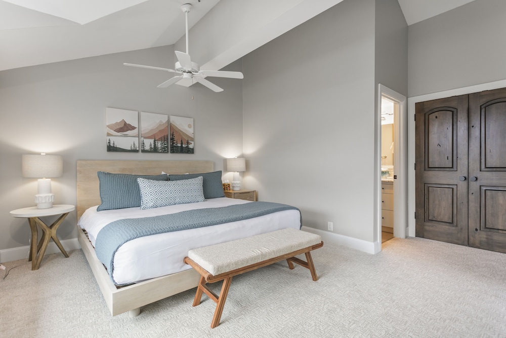 1158 - Three Bedroom Deluxe Stonebridge 3 Condo