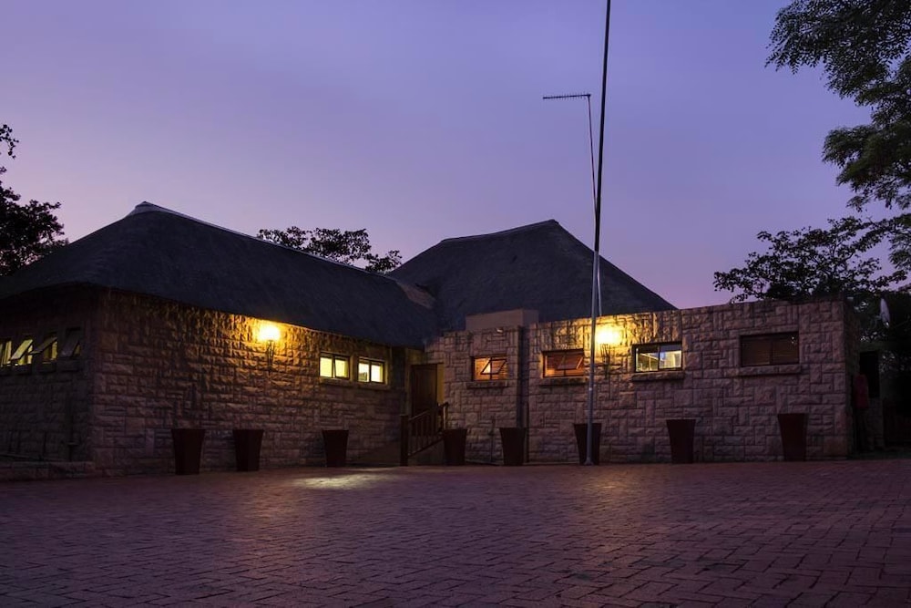 Izapa bush and game lodge