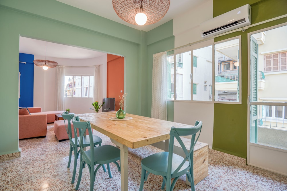 Dalida's 2-BR Apt in Mar Mikhael