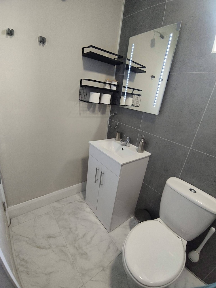 Apartment - Sleeps 4 - Near Aran Islands - Parking