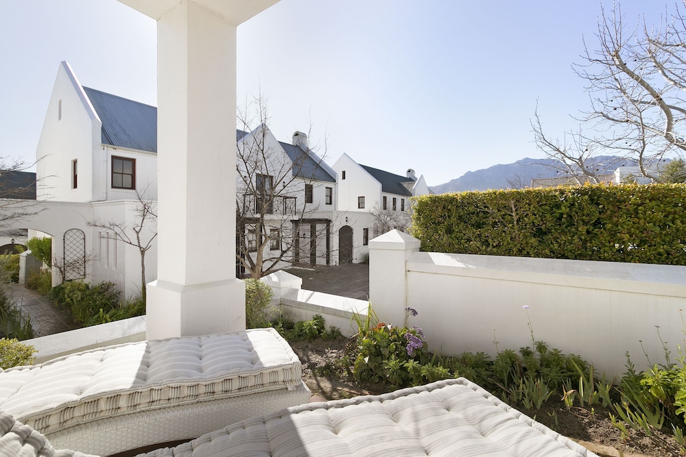 Winelands Golf Lodges at De Zalze