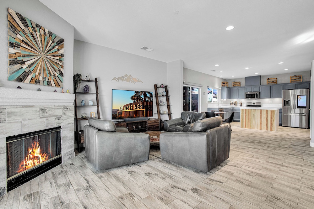 Near Downtown: Palm Springs Home w/ Mountain Views