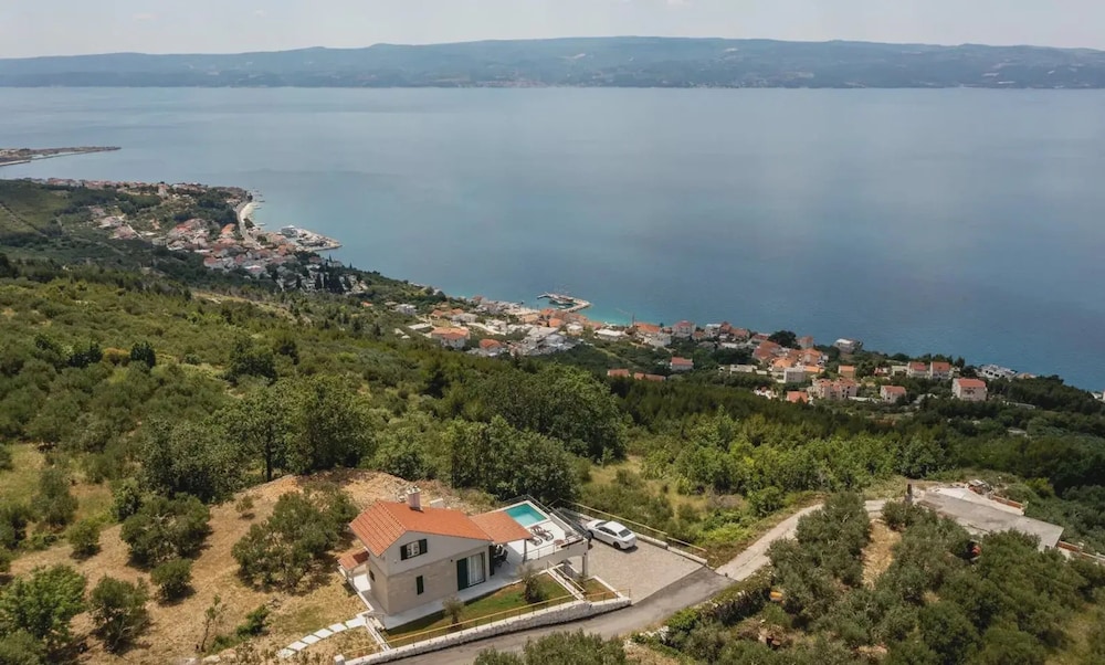 Villa Maslina Nearby Split - Crovillas