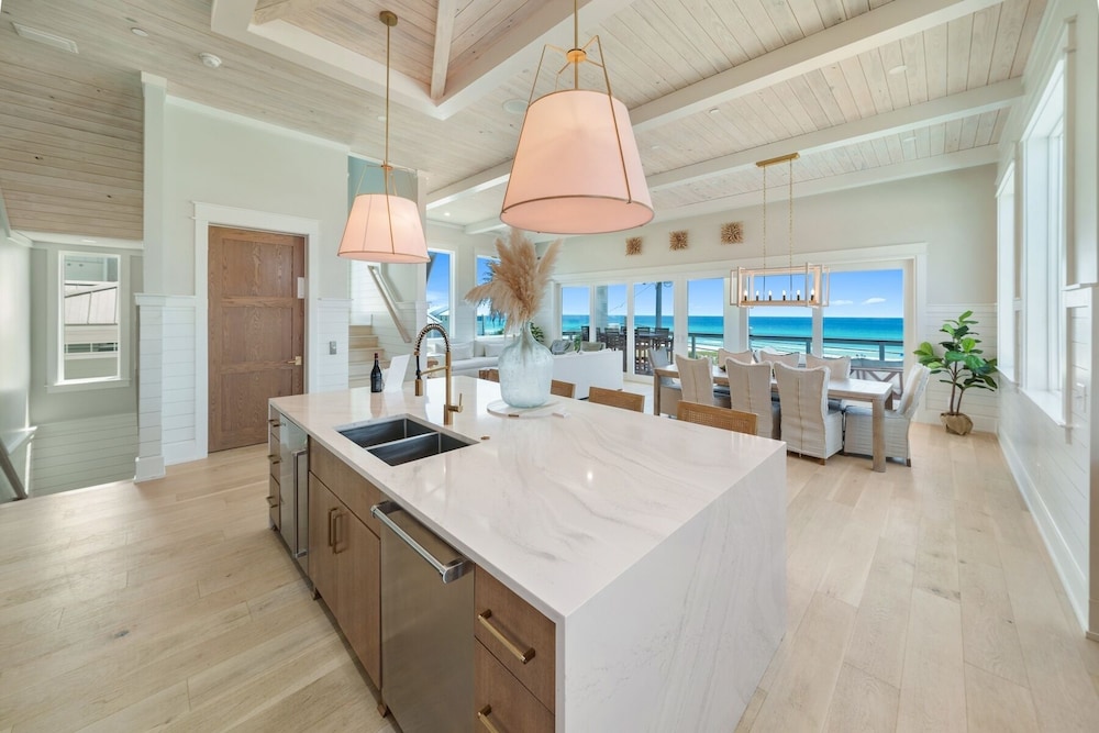 Laguna Sunset 7 Bedroom Home