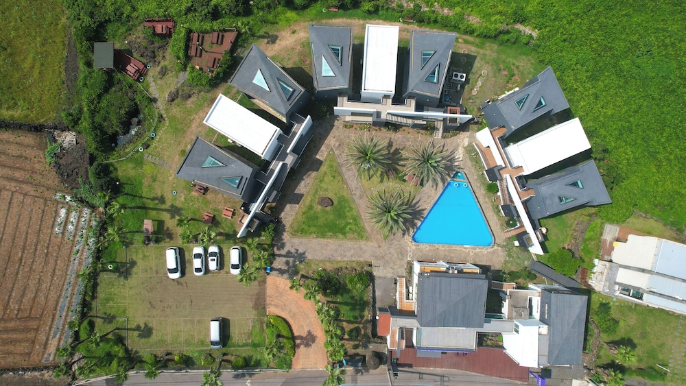 Yegerina Resort