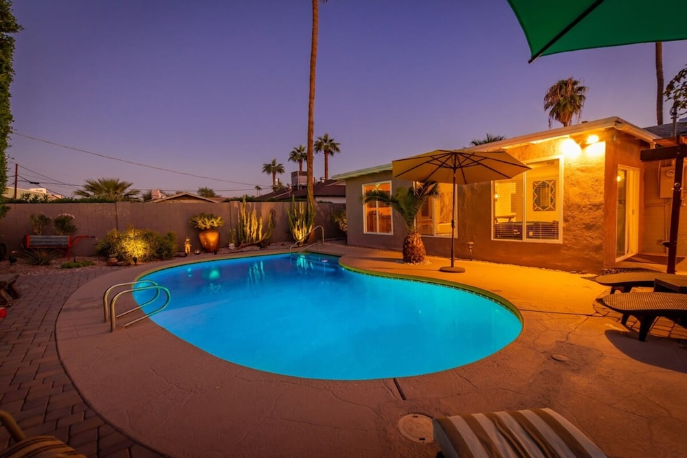 Sunset ASU Private Pool Updated Kitchen Baths