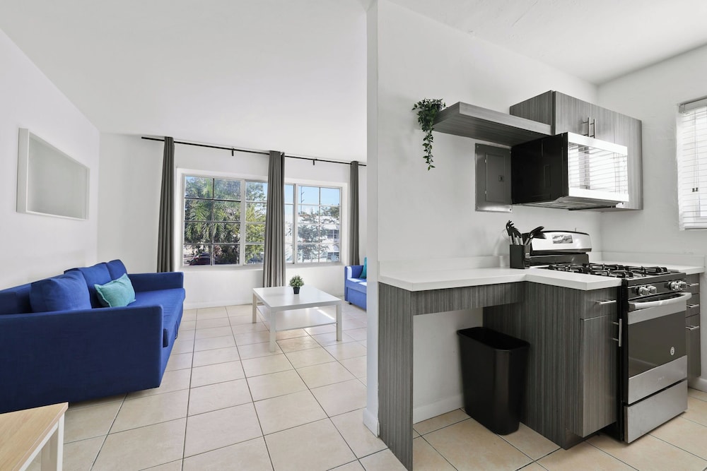 Harding Avenue Apartments by Andes STR