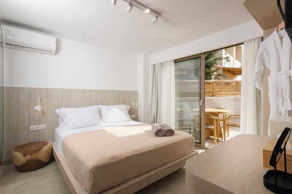 Nusa Suites & Villas