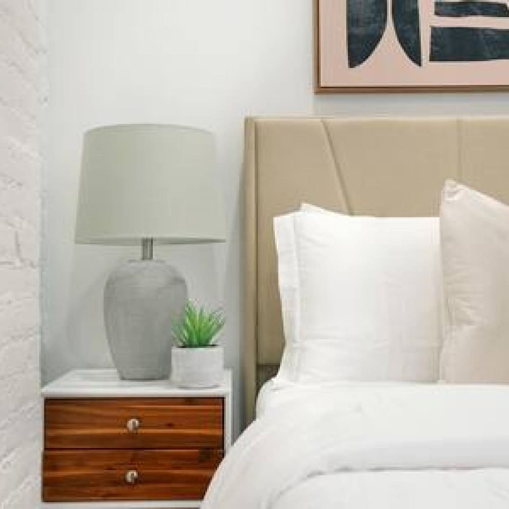 1288-4rs Newly Furnished Prime UES 2BR