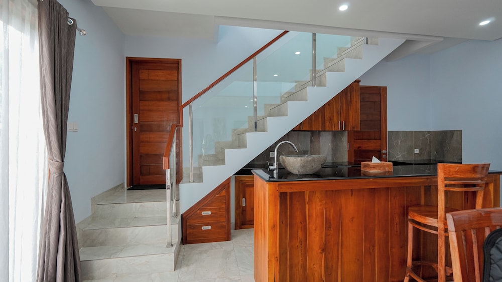 Mona Bali Guest House