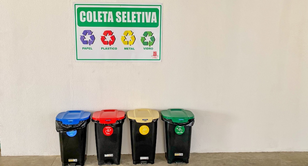 Apto c Varanda Piscina e Sal o de Jogos