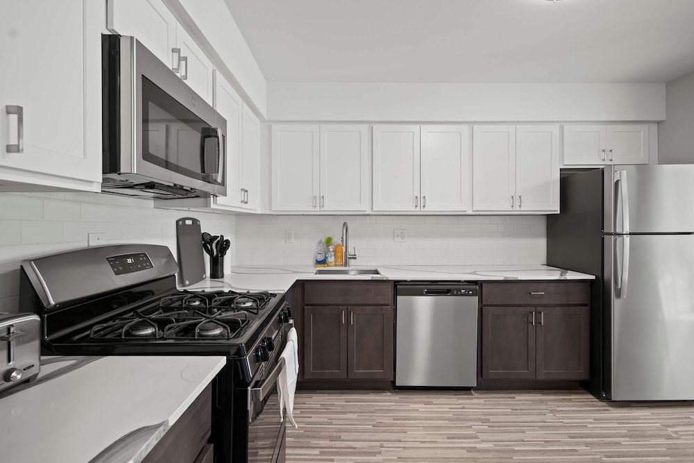 A Unique 2BR 2BA Stay