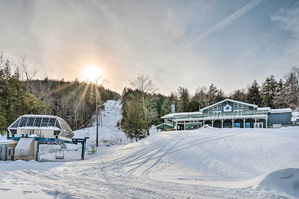 Mid-century Tenney Mountain Condo Near Hiking view 3