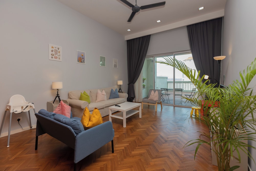 Straits Quay Waterside Suites