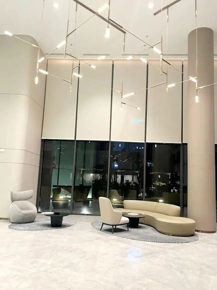 Cardinal Court Apartment