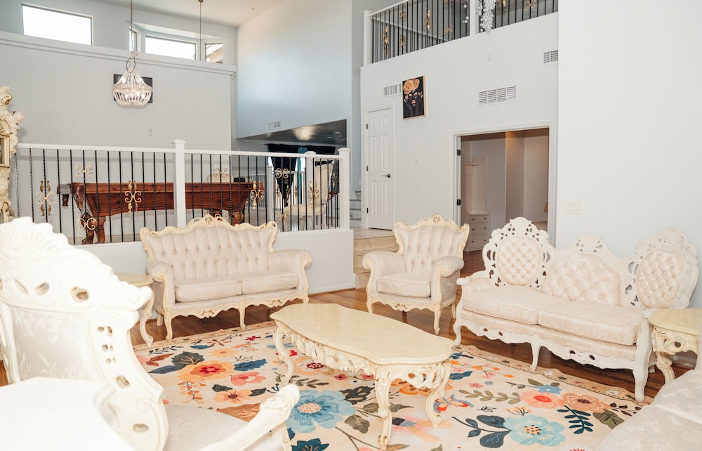 Large Family Home Near Phoenix