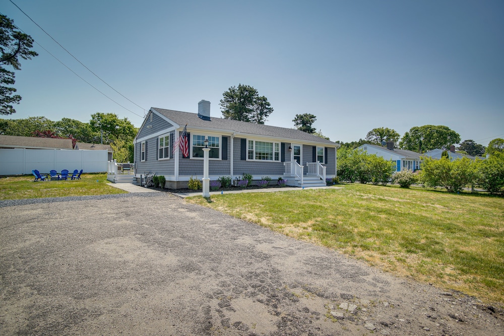 Newly Renovated Dennis Port Home: Close to Beaches