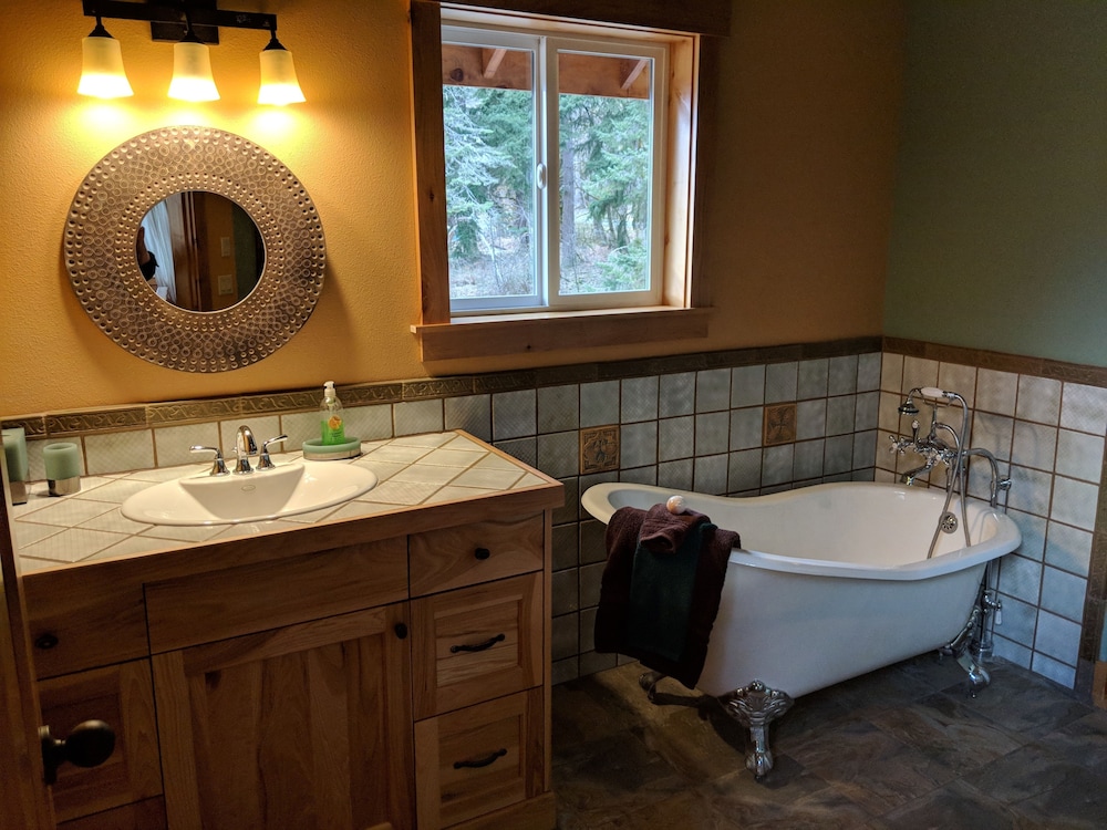 Copper Creek Inn at Mt Rainier