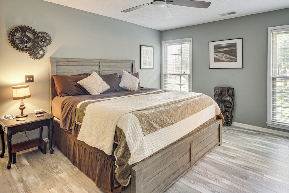'georgia's Nature Retreat' on Old Mill Pond!