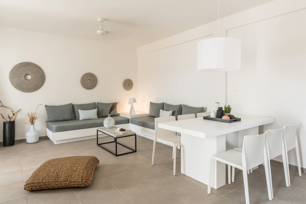 Eneos Kythnos Beach Villas