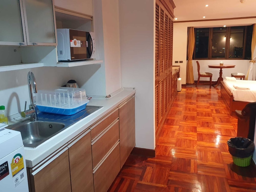 Omni Tower Sukhumvit Nana - Direct