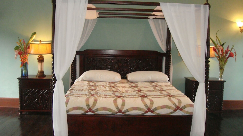 Belize Vacations - Mahogany Hall Boutique Resort - Property Image 2