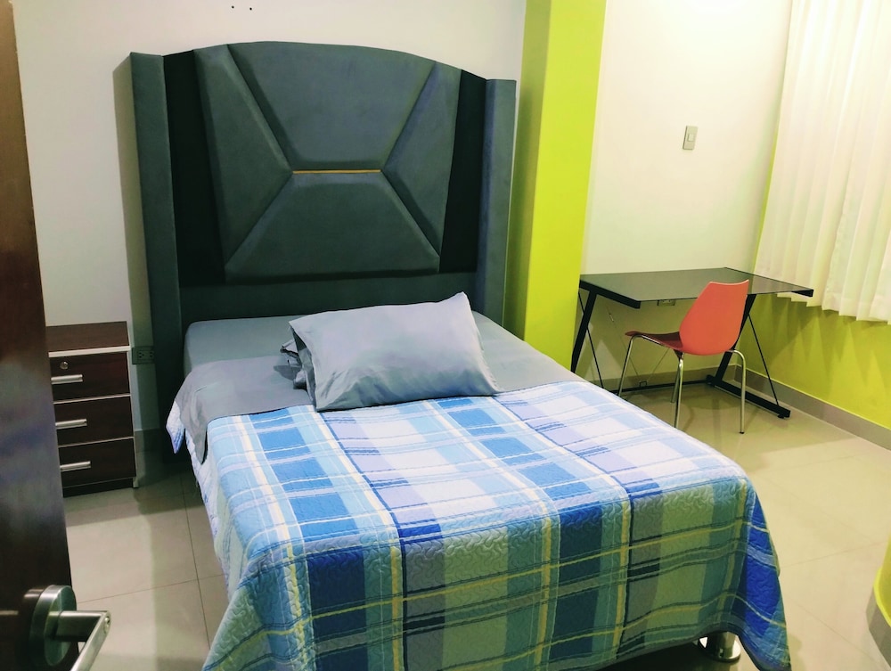 Hostal TOSCANO SUITES