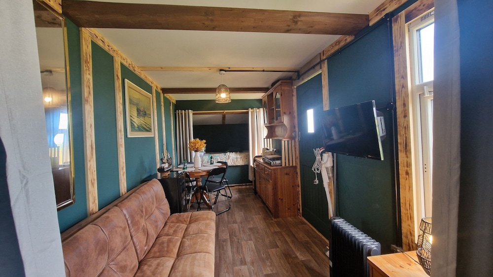 Sea View hut Sleeps 4/6