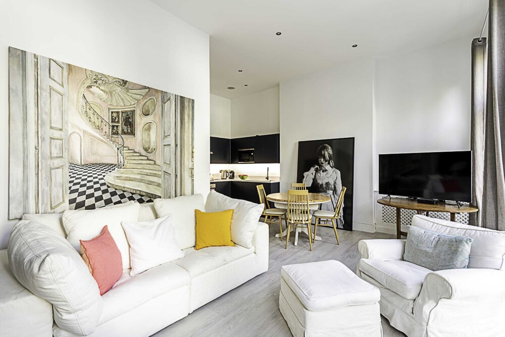 Elegant 3 bed Apartment in Earls Court