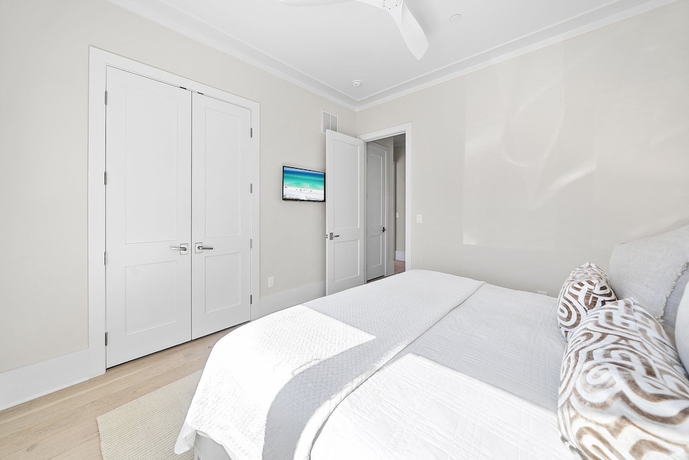 Ocean Breeze 5 Bedroom Home