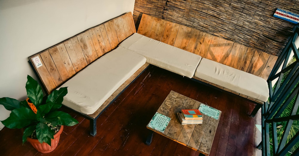 Habitat Surf Glamp