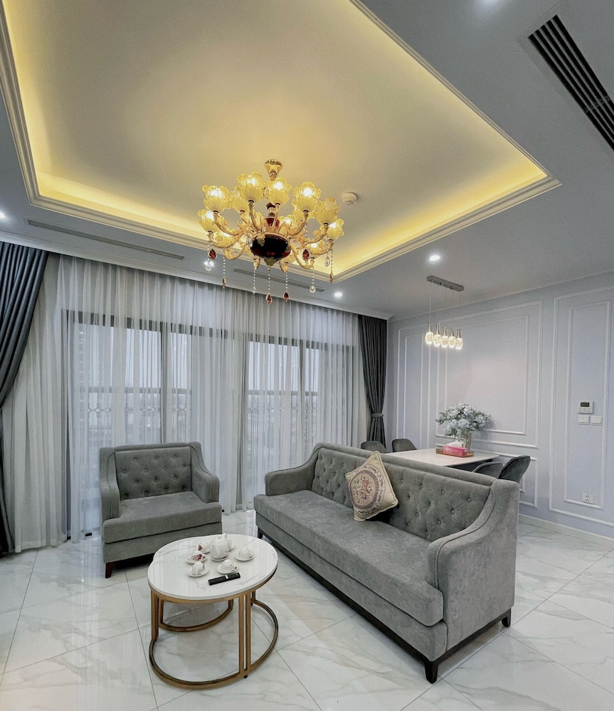 D El Dorado Westlake Luxury Apartments