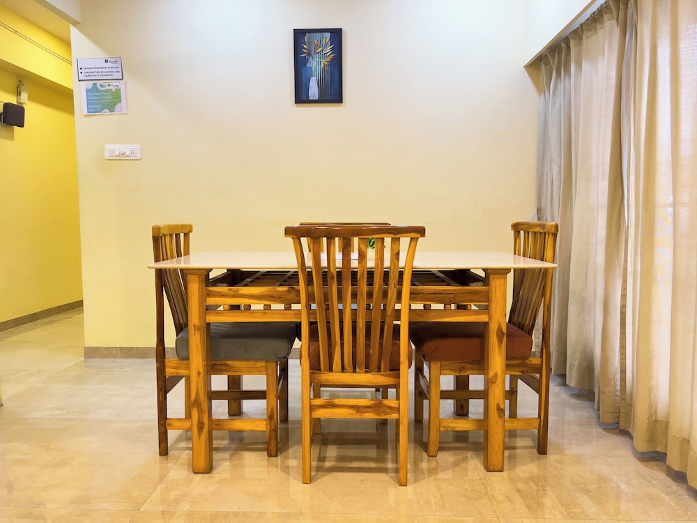 Pinaki Comfort Stay, Vile Parle - Near Airport
