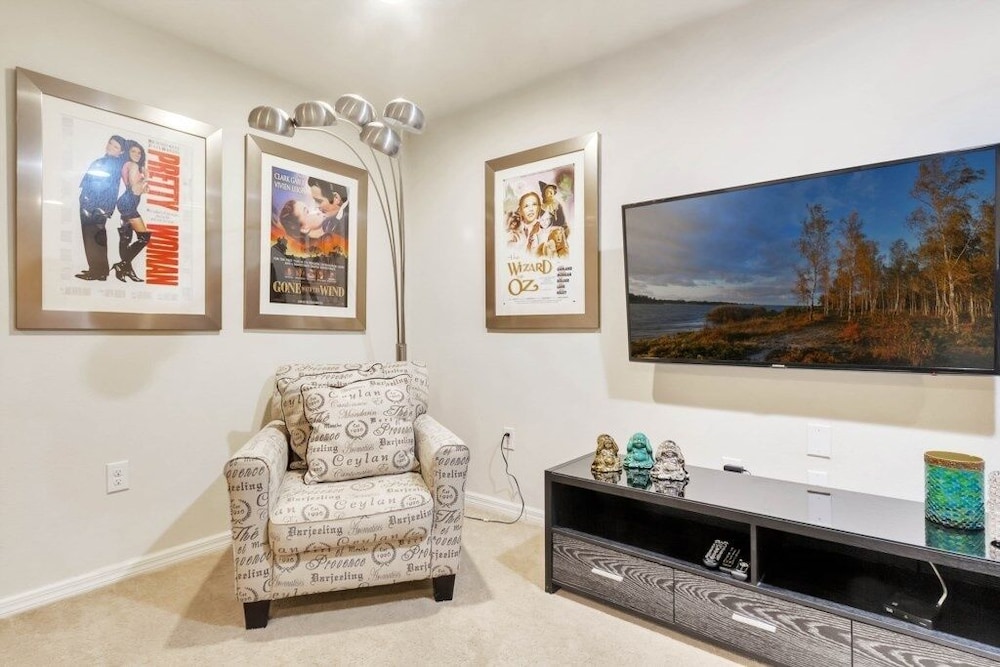 Beautiful Tranquil Relaxing Home With Private Pool 4 Bedroom Townhouse