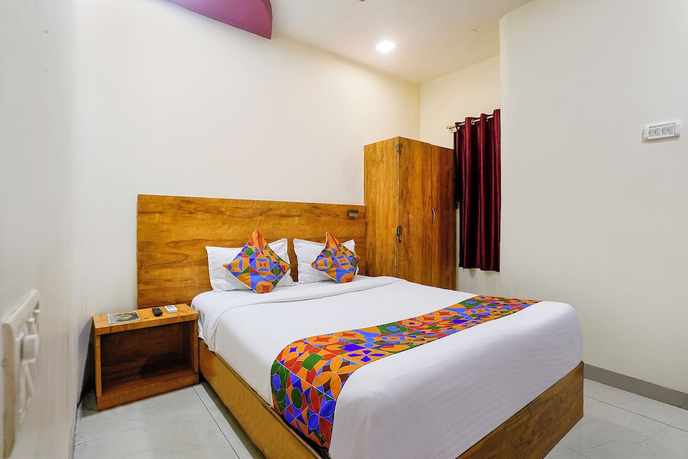 Fabhotel Mumbai Inn