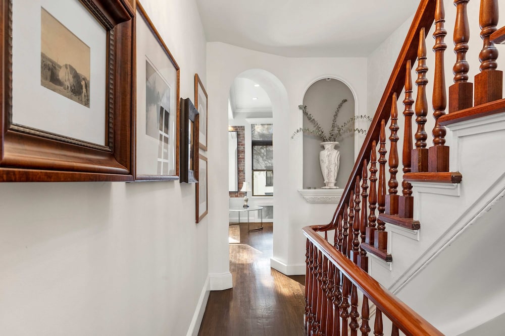 Gramercy Manor Triplex w Private Deck Garden