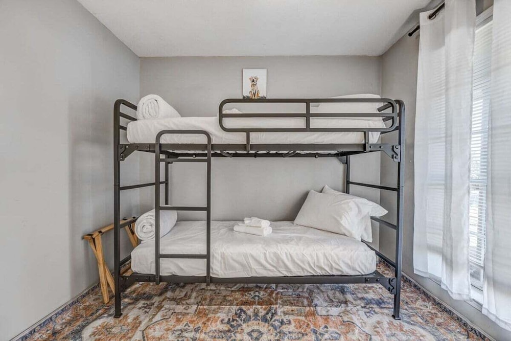 Yale Gather Hideaway