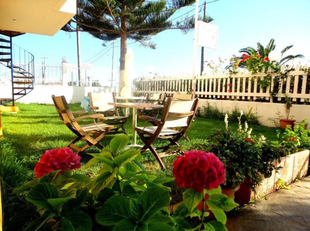 Faros Apartments