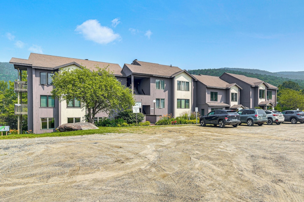 Walk to Bolton Valley Resort: Condo w/ Mtn Views!