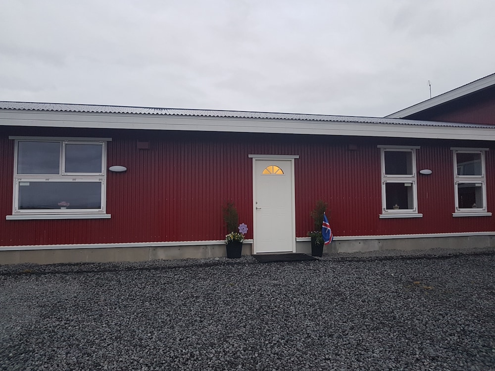 Skálatjörn Guesthouse