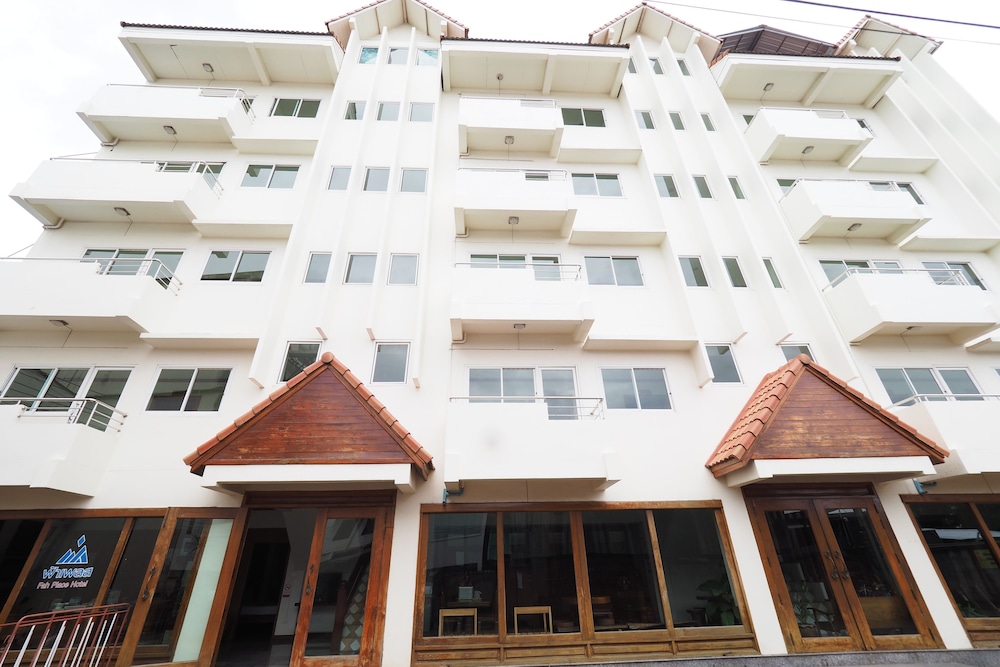 Fah Place Hotel