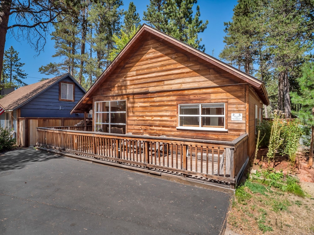851h Tahoe Classic Cabin Near The Beach 2 Bedroom Cabin